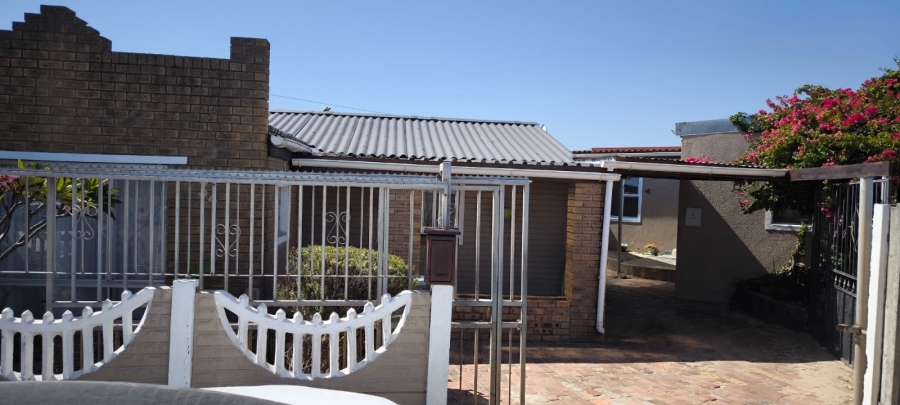 5 Bedroom Property for Sale in Bridgetown Western Cape